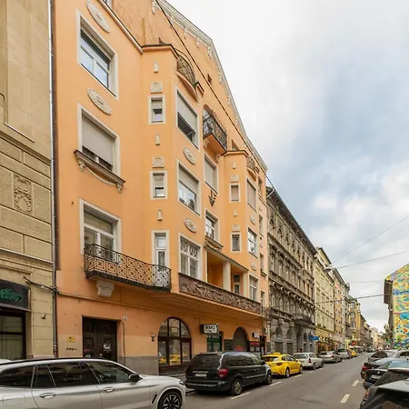 Acacia-a20 * ブダペスト